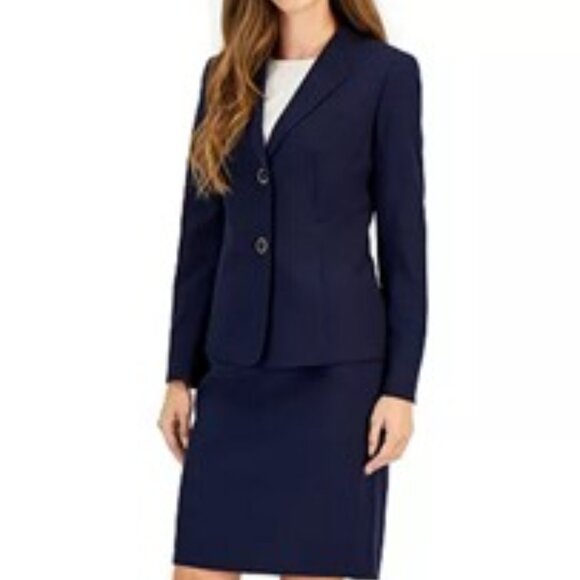 Navy Blue Le Suit skirt suit size 4P. - Picture 11 of 11
